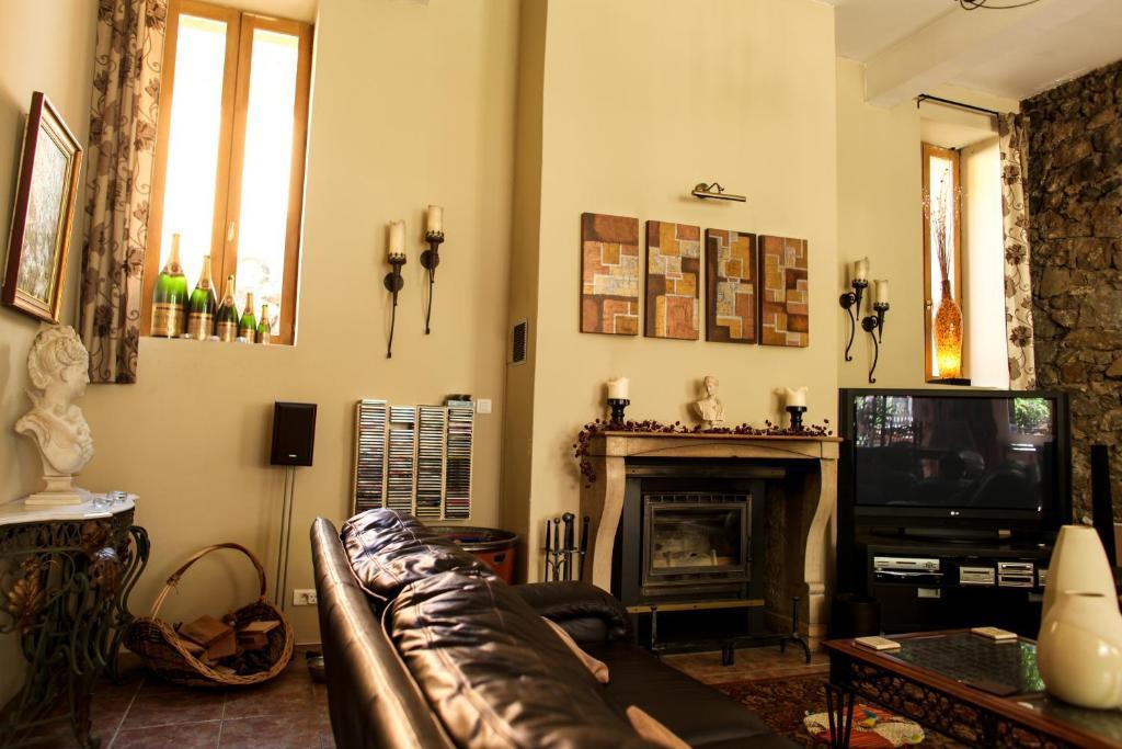Aux Quatre Saisons Axat Bed & Breakfast エクステリア 写真